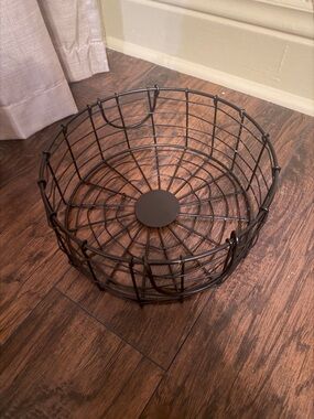 Black Wire Storage Basket -